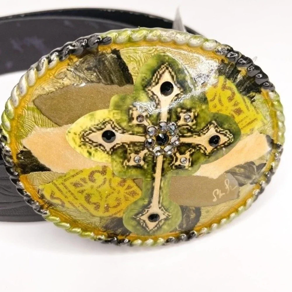 Shuri Shu Shu Handpainted‎ Belt Buckle Green Cross